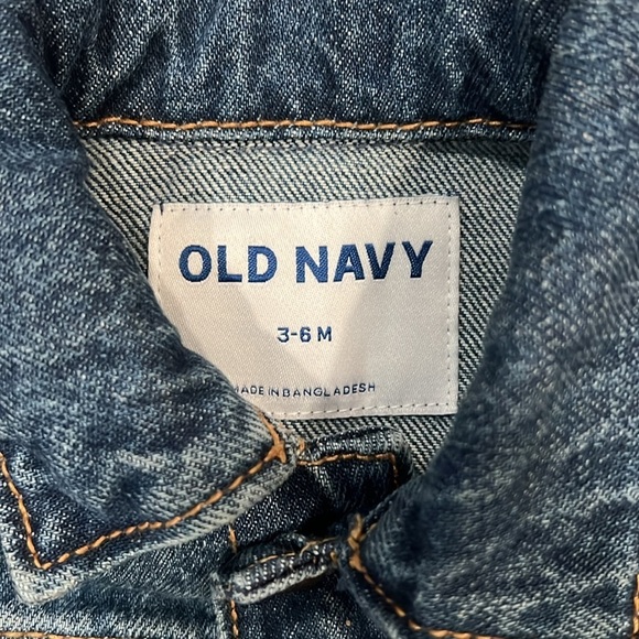 OLD NAVY UNISEX MEDIUM WASH JEAN JACKET SIZE 3-6 MONTHS - Picture 3 of 3